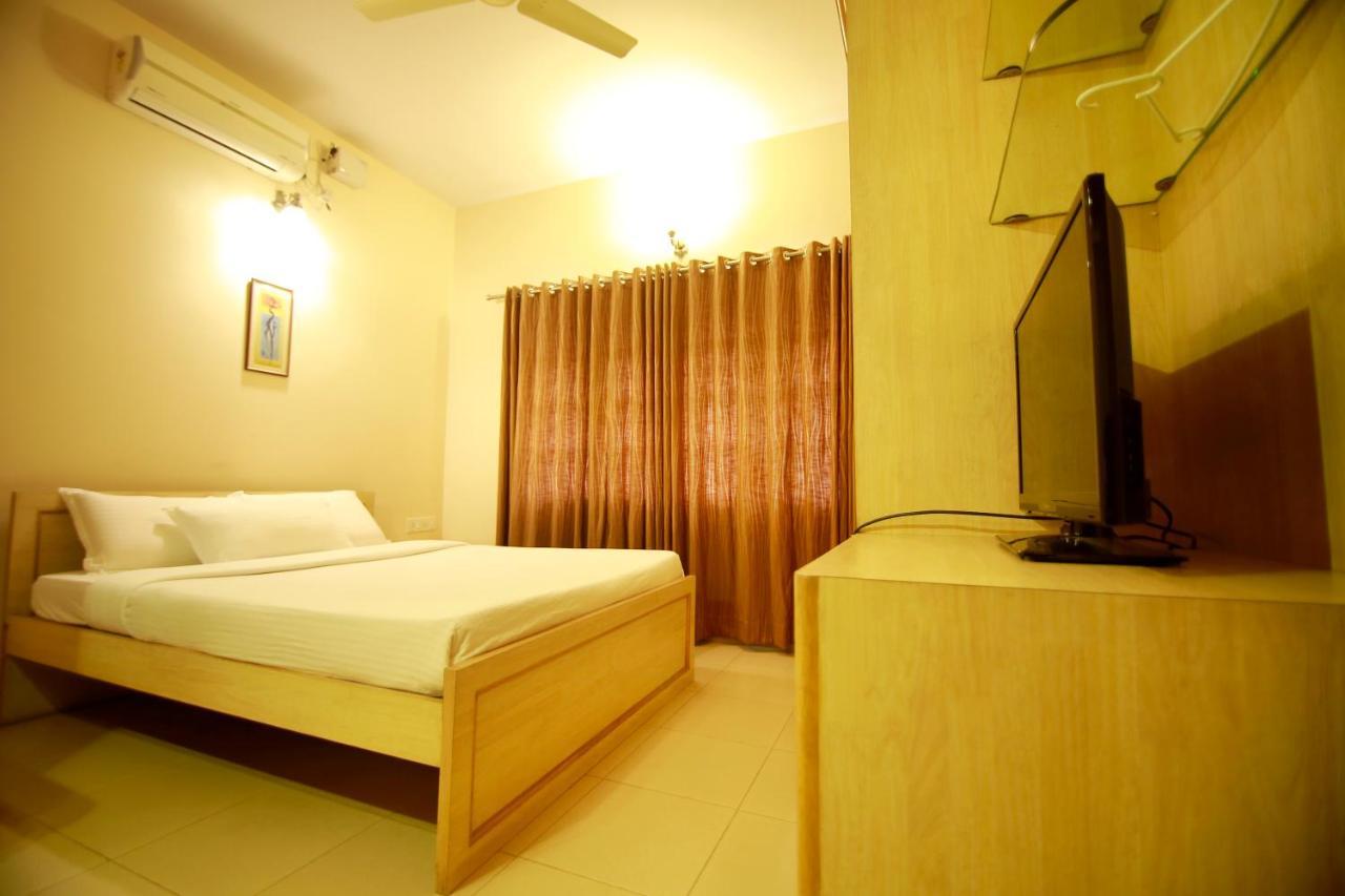 Falcon Suites Residency Road Bangalore Eksteriør billede