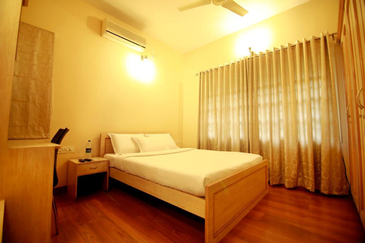 Falcon Suites Residency Road Bangalore Eksteriør billede